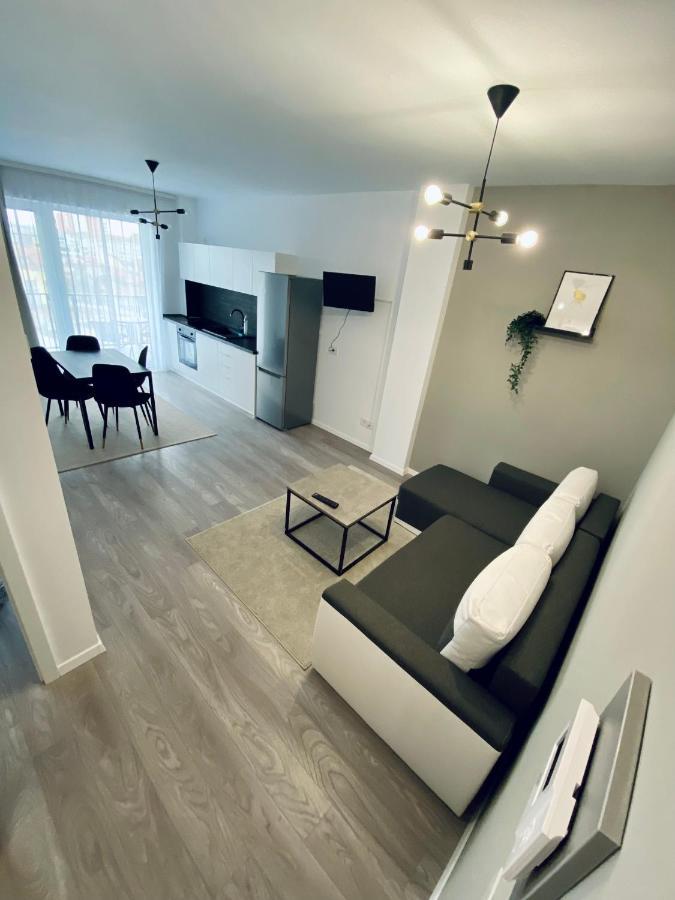 Happyhome Central Deluxe Apartments Oradea Bagian luar foto