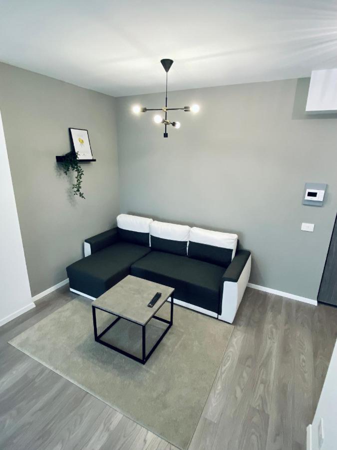 Happyhome Central Deluxe Apartments Oradea Bagian luar foto