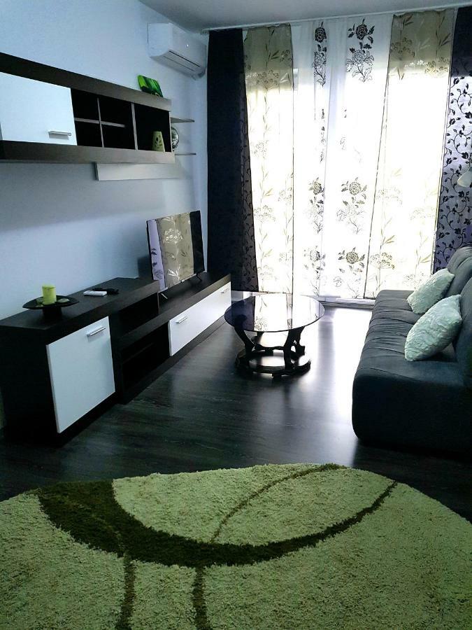 Happyhome Central Deluxe Apartments Oradea Bagian luar foto