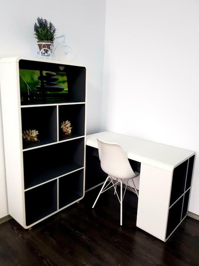 Happyhome Central Deluxe Apartments Oradea Bagian luar foto