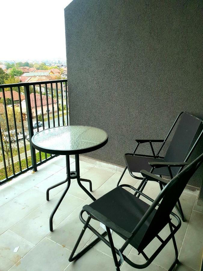 Happyhome Central Deluxe Apartments Oradea Bagian luar foto