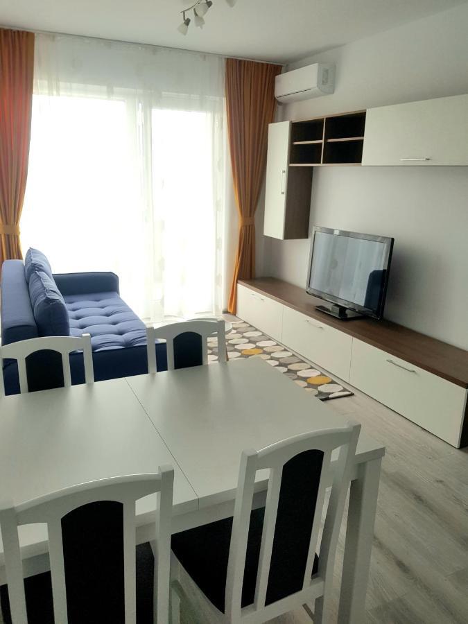 Happyhome Central Deluxe Apartments Oradea Bagian luar foto
