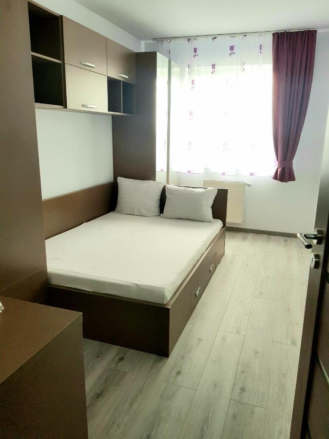 Happyhome Central Deluxe Apartments Oradea Bagian luar foto